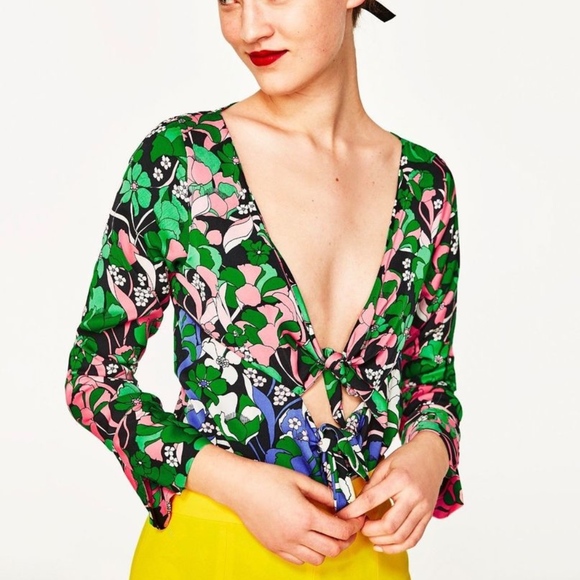 Zara Tops - Zara floral print bodysuit